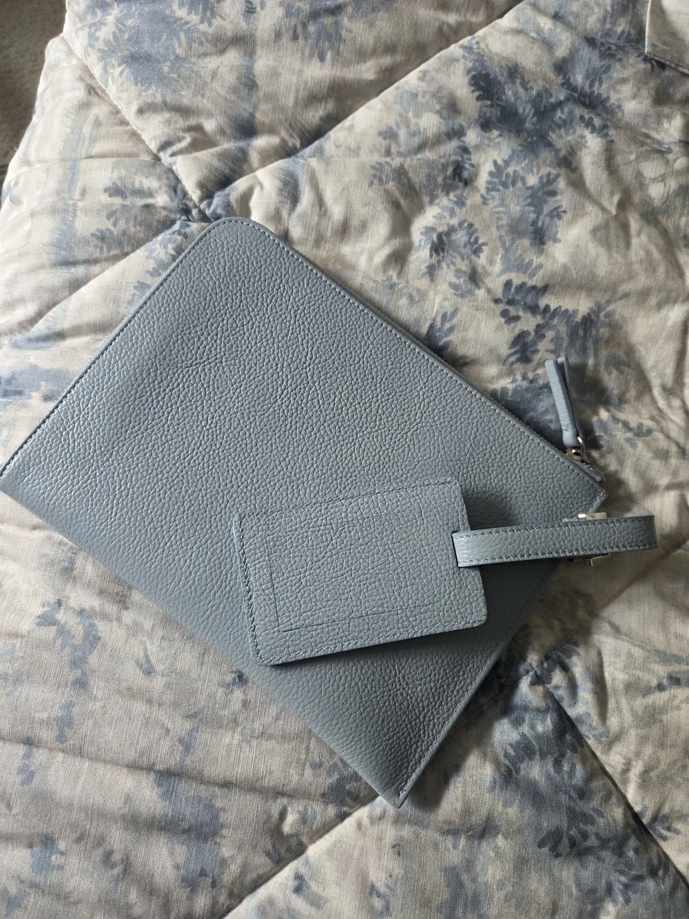 NEW Giorgio Armani Dusty Blue Pebbled Leather Travel Pouch with Luggage Tag
